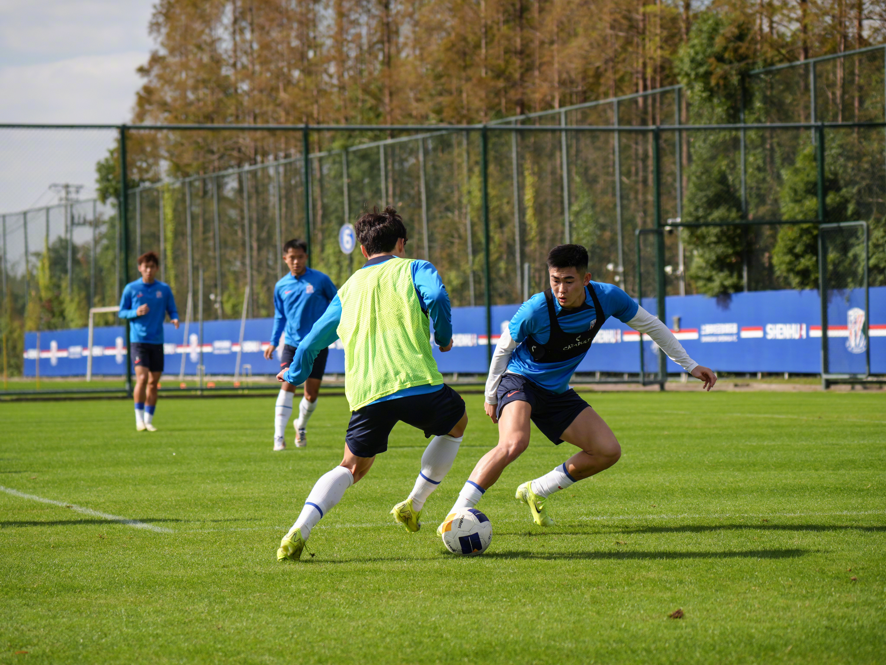 拜仁慕尼黑训练开放日，清晨再遭质疑引欢呼，中超在即，医务组通报恢复的简单介绍-lol竞猜官网