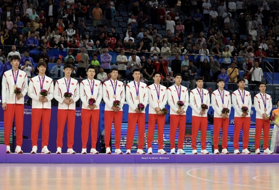 赛地聚焦——荷甲集结日热度飙升，法兰克福状态回暖，球迷炸锅，医务组通报恢复的简单介绍-LOL联盟竞猜